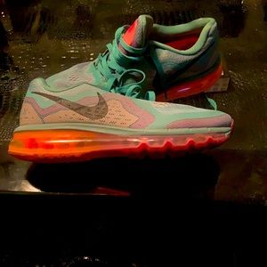 Nike air max.. women’s size 9